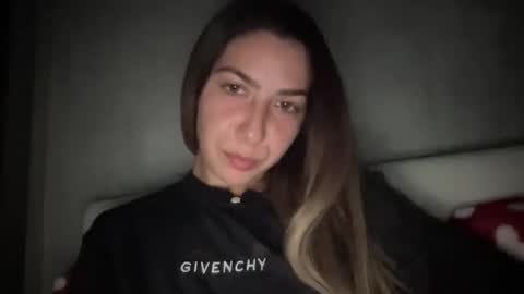 Sarrah online show from October 2025 08:44:02 PM