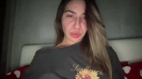 Sarrah online show from November 2025 10:53:02 PM