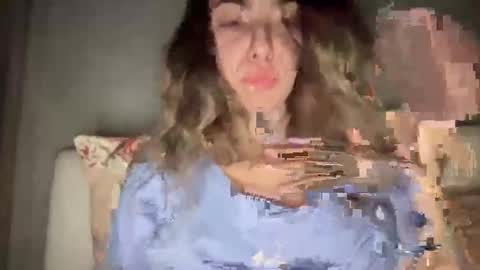 Sarrah online show from December 2025 09:32:02 PM