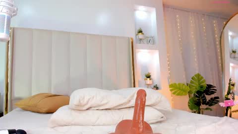 My Name Is Sara C. Welcome online show from February 2025 08:31:02 AM