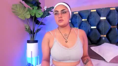 Snapshot of sasha_jagger chatting on February 2026 04:01:02 AM Zadbi online show from February 2026 04:01:02 AM