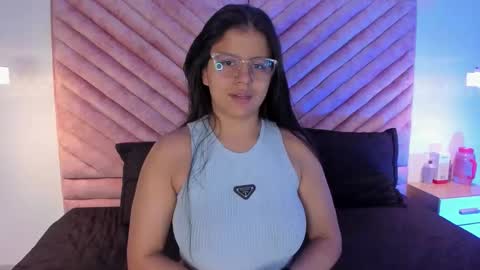 Sasha online show from October 2025 07:33:01 PM