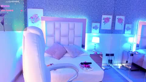 Camila  online show from December 2024 11:44:01 AM