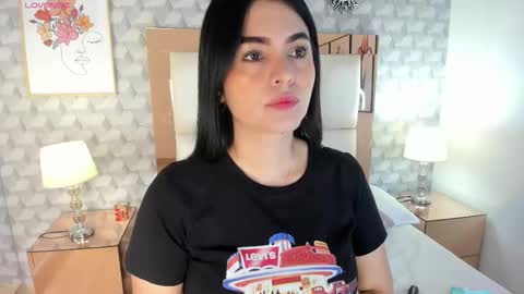 Camila  online show from September 2025 11:43:01 AM