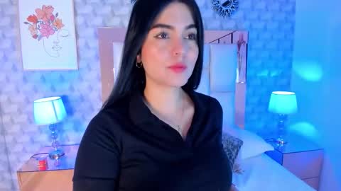 Camila  online show from November 2025 11:41:01 AM