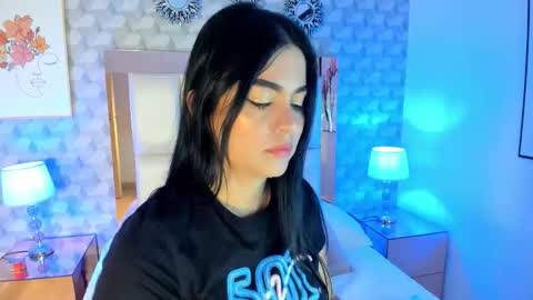 Camila  online show from November 2025 11:32:01 AM