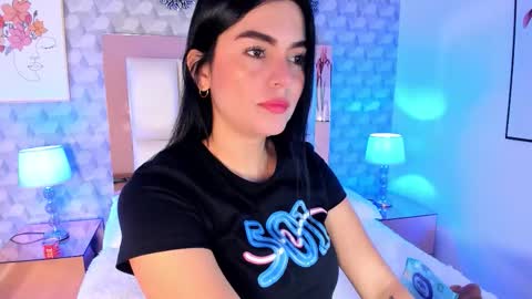 Camila  online show from November 2025 11:47:01 AM