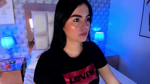 Camila  online show from November 2025 11:31:01 AM