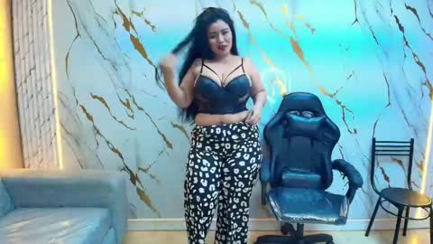 Snapshot of sasha_tf chatting on April 2026 09:24:01 PM Sasha online show from April 2026 09:24:01 PM