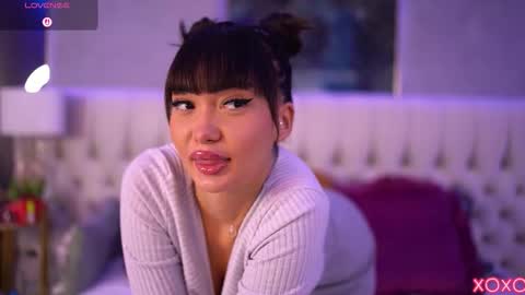 Dennise online show from October 2025 06:48:01 PM