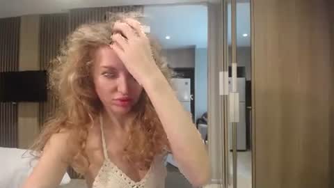 Sasha online show from October 2025 06:03:01 AM