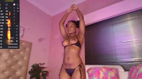 SashhaLux22 online show from February 2025 03:56:01 AM