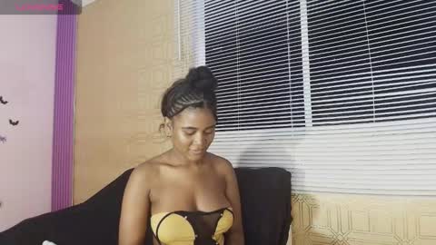 SashhaLux22 online show from November 2025 04:33:02 AM