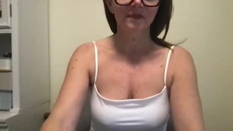 Snapshot of sassynsweetmilf chatting on February 2026 01:20:01 PM sassynsweetmilf online show from February 2026 01:20:01 PM