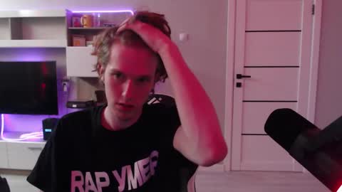 Snapshot of sat1sfaction chatting on March 2026 09:53:02 PM Kristof online show from March 2026 09:53:02 PM