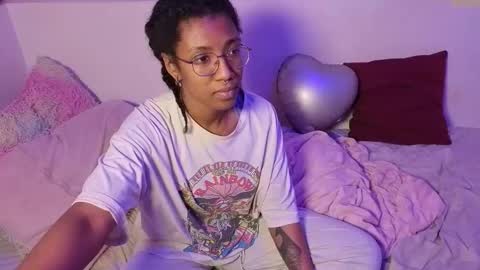 saturno_vibes online show from February 2026 08:43:01 AM