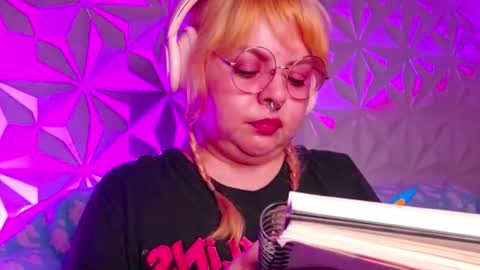 Gina George online show from September 2025 12:47:01 AM