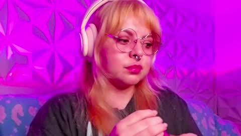 Gina George online show from October 2025 02:18:01 AM