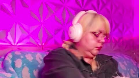 Gina George online show from October 2025 01:31:02 AM