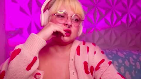 Gina George online show from October 2025 12:44:02 AM