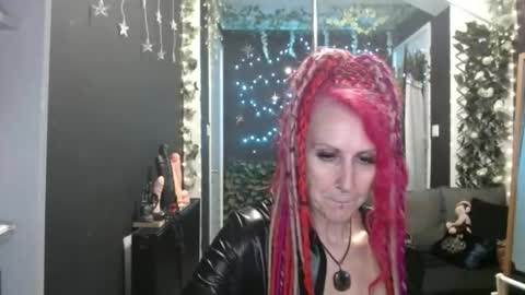 SaucySky online show from September 2025 08:21:01 PM