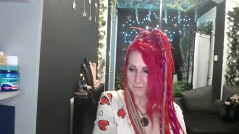 SaucySky online show from November 2025 12:42:01 AM