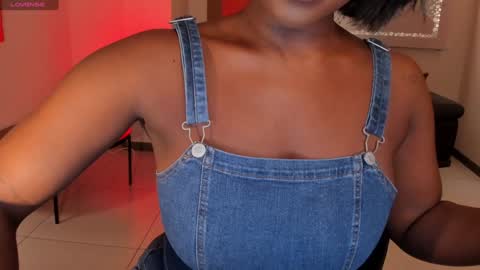 Snapshot of savannahstorm_ chatting on February 2025 12:28:01 PM S a v a n n a h online show from February 2025 12:28:01 PM