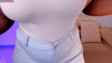 Snapshot of savannahstorm_ chatting on February 2025 12:37:02 PM S a v a n n a h online show from February 2025 12:37:02 PM