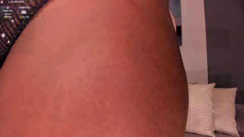 Snapshot of savannahstorm_ chatting on February 2025 03:48:02 PM S a v a n n a h online show from February 2025 03:48:02 PM