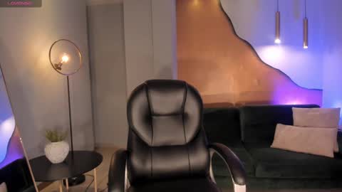 Snapshot of savannahstorm_ chatting on March 2025 03:18:02 PM S a v a n n a h online show from March 2025 03:18:02 PM