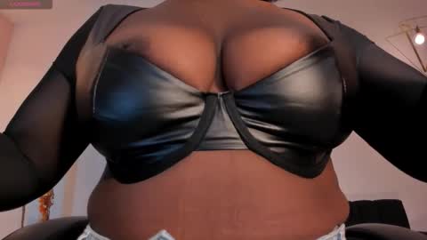 Snapshot of savannahstorm_ chatting on September 2025 01:44:02 PM S a v a n n a h online show from September 2025 01:44:02 PM