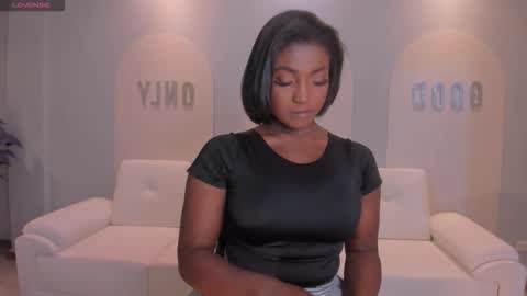 Snapshot of savannahstorm_ chatting on October 2025 08:40:01 PM S a v a n n a h online show from October 2025 08:40:01 PM