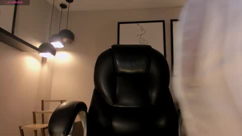 Snapshot of savannahstorm_ chatting on October 2025 12:16:02 PM S a v a n n a h online show from October 2025 12:16:02 PM