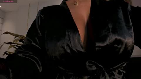 Snapshot of savannahstorm_ chatting on October 2025 10:30:01 AM S a v a n n a h online show from October 2025 10:30:01 AM