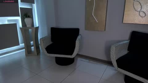 Snapshot of savannahstorm_ chatting on November 2025 12:05:02 PM S a v a n n a h online show from November 2025 12:05:02 PM