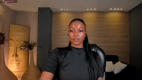 Snapshot of savannahstorm_ chatting on November 2025 12:05:02 PM S a v a n n a h online show from November 2025 12:05:02 PM