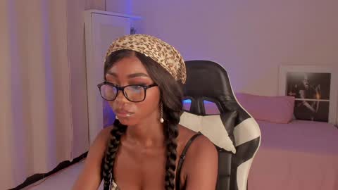 Savannahwildee online show from December 2024 09:17:01 PM