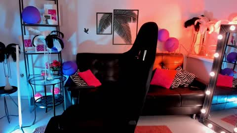 save the qween online show from December 2024 07:49:02 AM