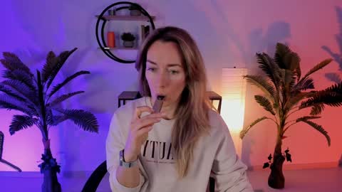 save the qween online show from January 2025 05:37:02 AM