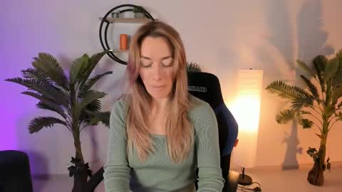 save the qween online show from February 2025 07:45:02 AM