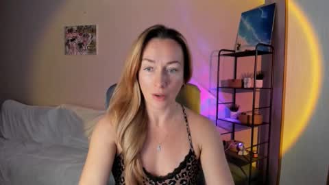 save the qween online show from October 2025 10:47:01 AM