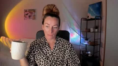 save the qween online show from October 2025 10:15:01 AM