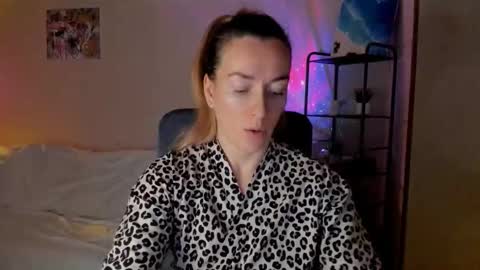 save the qween online show from November 2025 12:19:02 PM