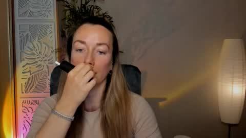 save the qween online show from March 2026 06:26:01 AM