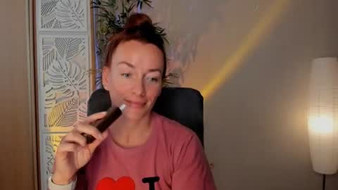 Snapshot of save_the_qween chatting on July 2026 10:52:02 AM save the qween online show from July 2026 10:52:02 AM