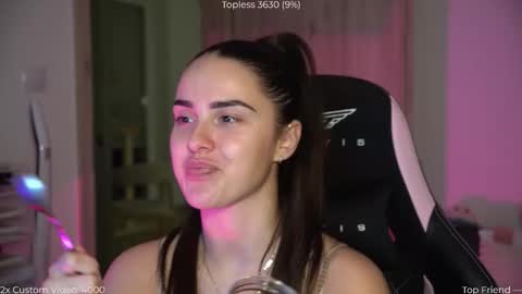 Naomi online show from November 2025 07:46:02 PM