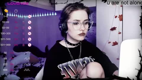 pronoun she. name Mary. age 21. online show from February 2025 06:08:02 PM