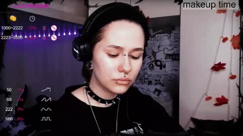 pronoun she. name Mary. age 21. online show from February 2025 10:44:02 AM