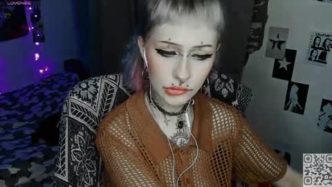 pronoun she. name Mary. age 21. online show from April 2026 01:03:01 AM