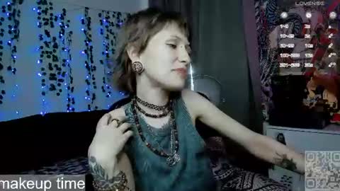 Snapshot of say_mary chatting on June 2026 05:29:01 PM pronoun she. name Mary. age 21. online show from June 2026 05:29:01 PM